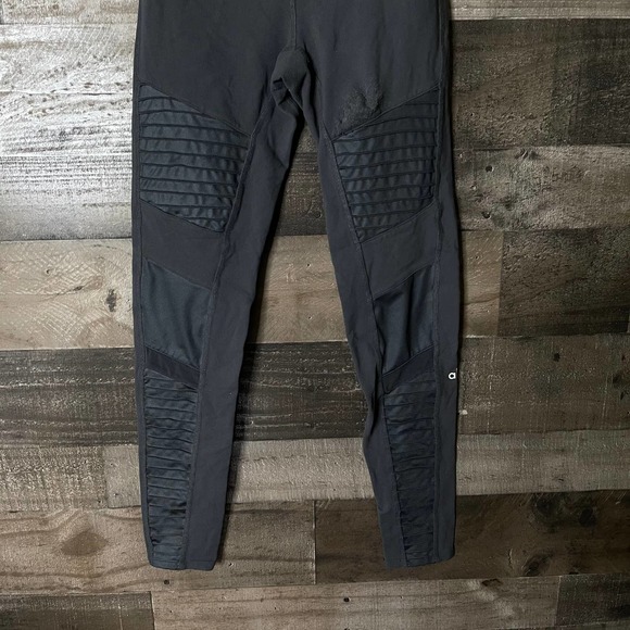 SOLD ALO Yoga Moto Leggings Medium - Picture 3 of 6